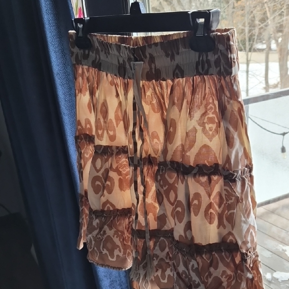 Elegant Tiered Midi Skirt in Brown Pattern